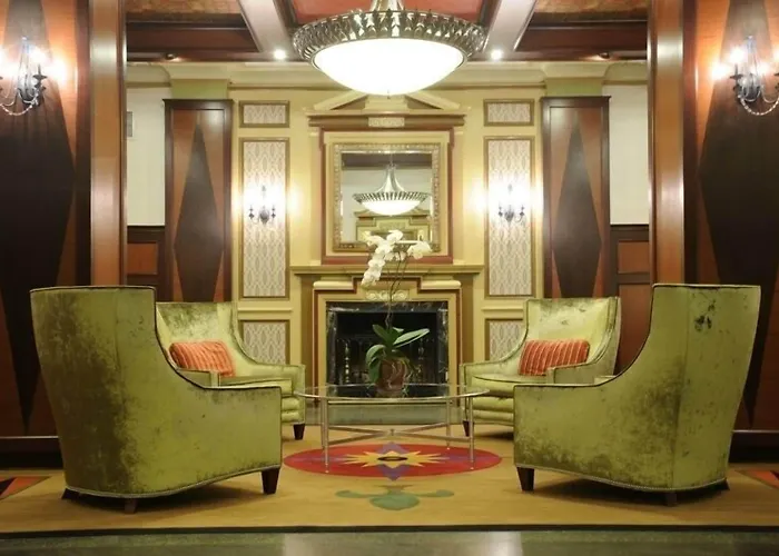 Carleton Of Oak Park Hotel