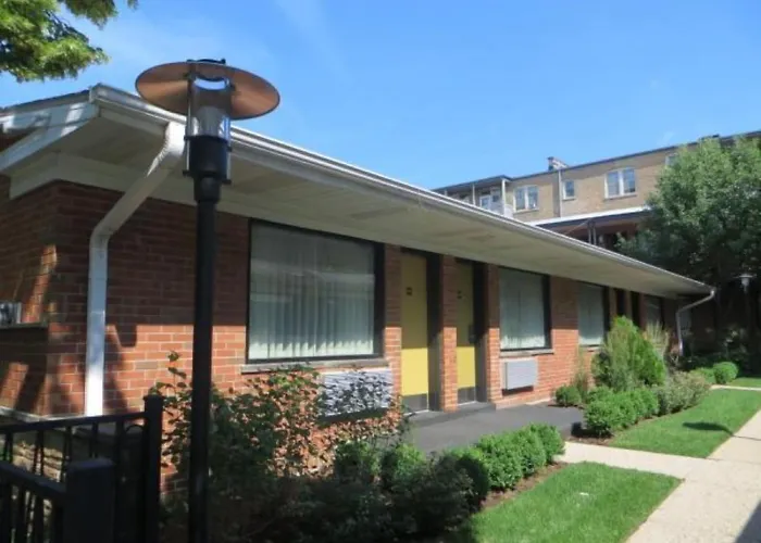 Carleton Of Oak Park Hotel