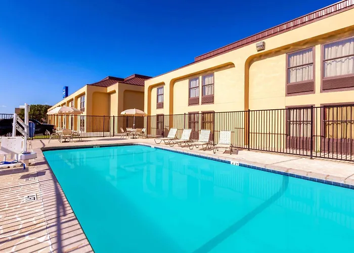Baymont By Wyndham Amarillo East Hotel