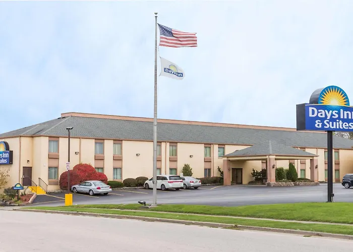 Days Inn & Suites By Wyndham Bloomington/Normal Il