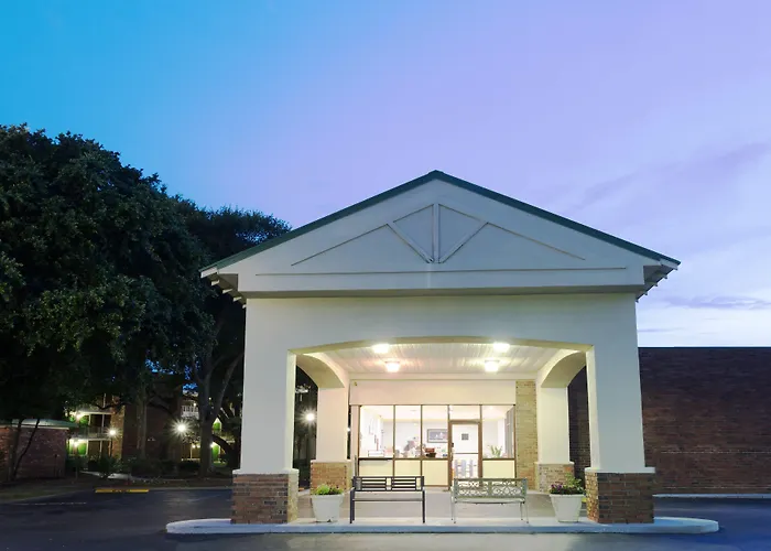Days Inn By Wyndham Mt Pleasant-Charleston-Patriots Point Mount Pleasant