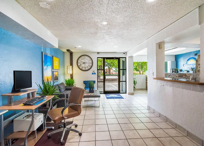Days Inn By Wyndham Raleigh Glenwood-Crabtree