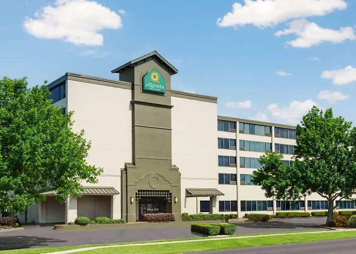 La Quinta Inn & Suites By Wyndham New Orleans Airport Kenner