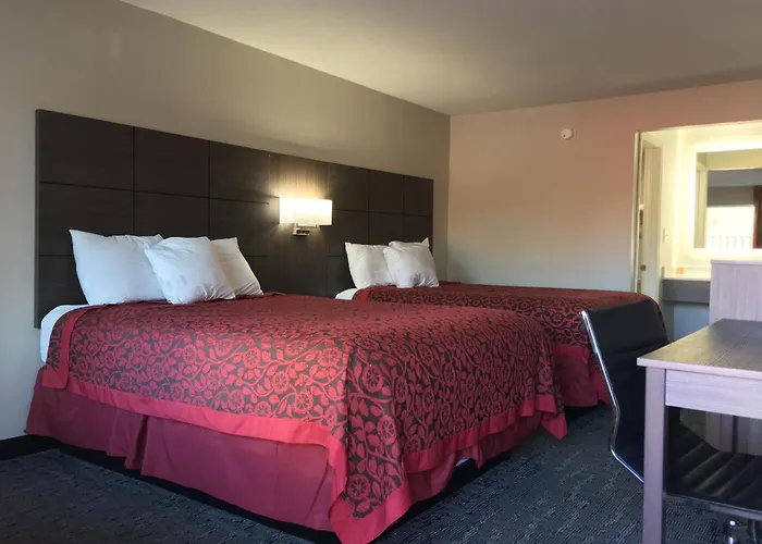 Days Inn & Suites By Wyndham Charleston Airport West