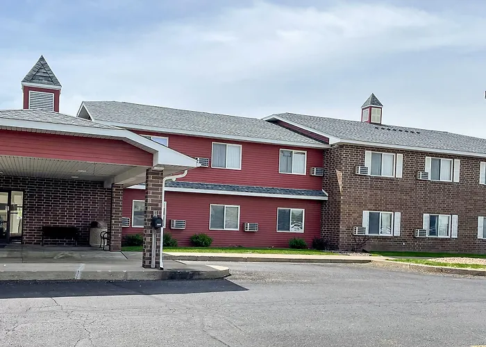 Hudson Inn & Suites