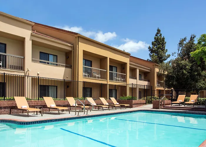 Courtyard By Marriott Pleasanton Hotel