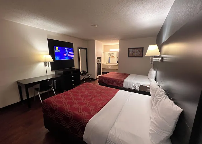 Econo Lodge Inn & Suites Tuscaloosa I-20