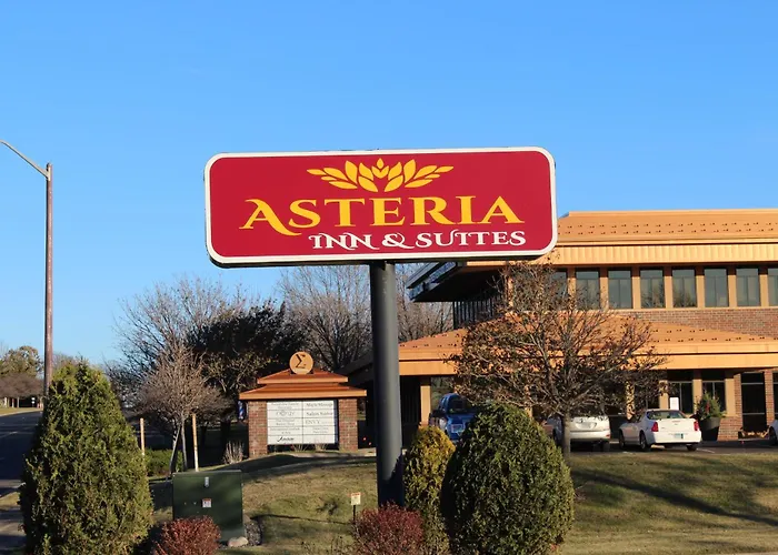 Coratel Inn And Suites Maple Grove