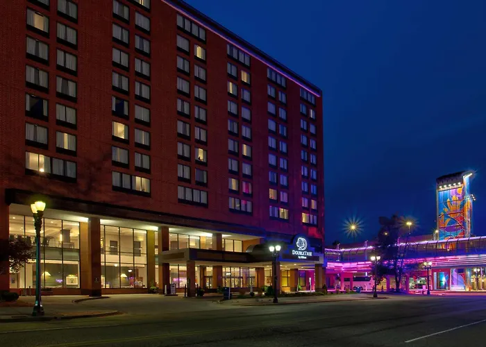 Doubletree By Hilton Lansing