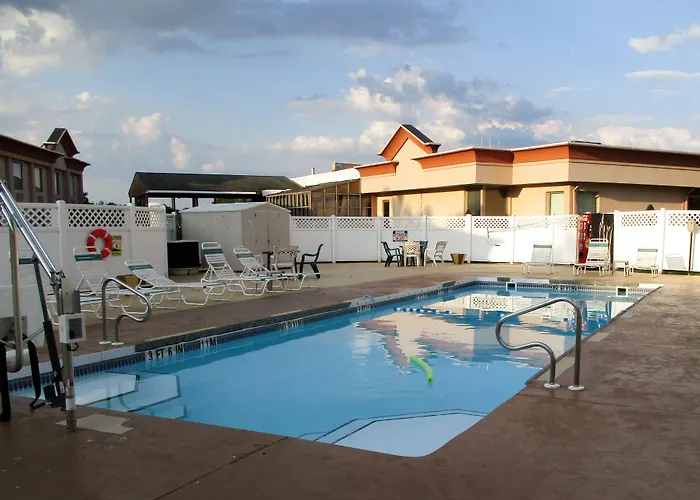 Econo Lodge Inn & Suites Chambersburg Central