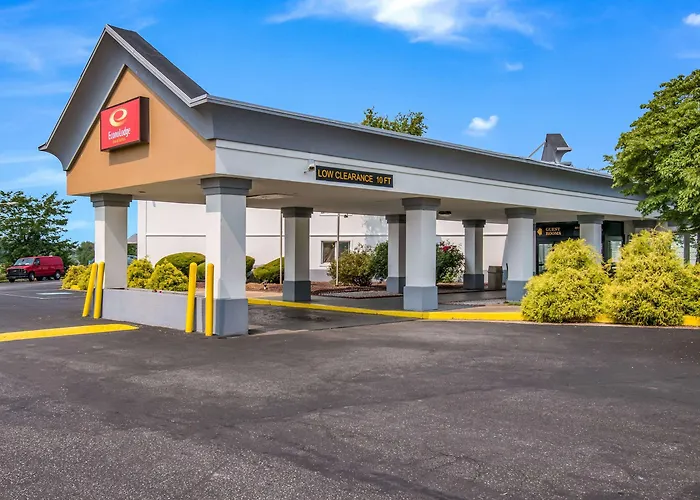 Econo Lodge Inn & Suites Chambersburg Central
