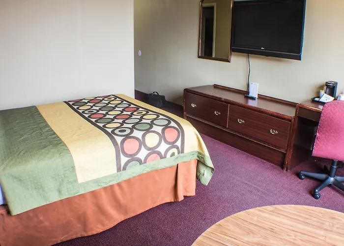 Econo Lodge Erie Near Casino