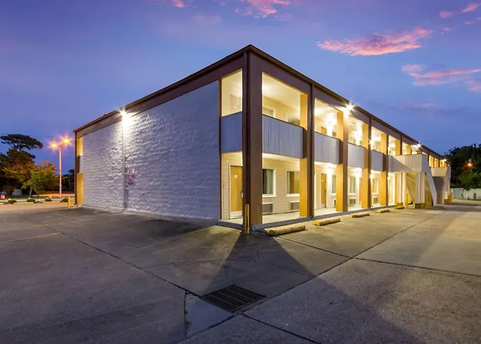 Econo Lodge Little Creek