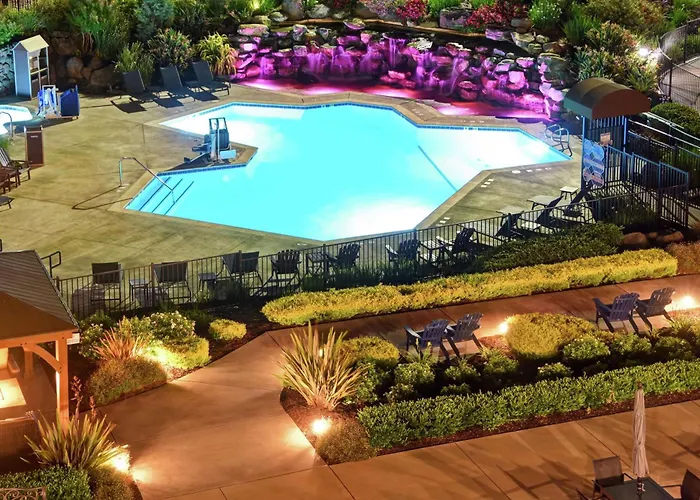 Doubletree By Hilton Pleasanton At The Club Hotel