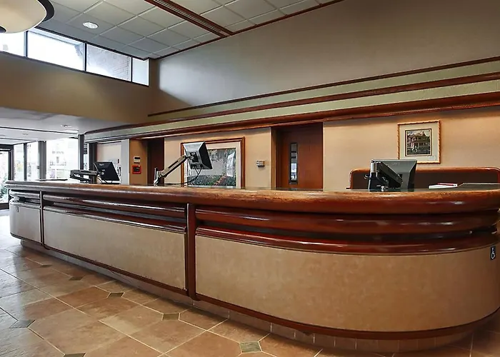 University Place Hotel And Conference Center