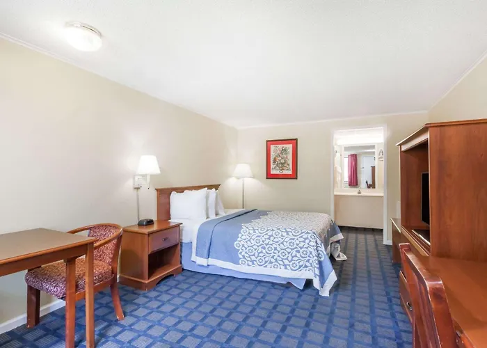 Days Inn By Wyndham Dover Downtown