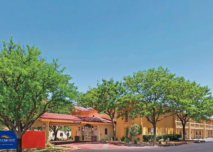 Baymont By Wyndham Lubbock - Downtown Civic Center Hotel
