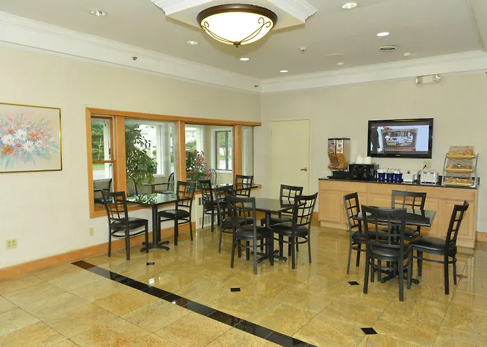Whitney Inn & Suites Hamden