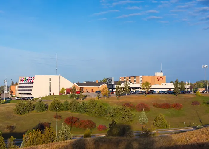 Grand Hotel Minot