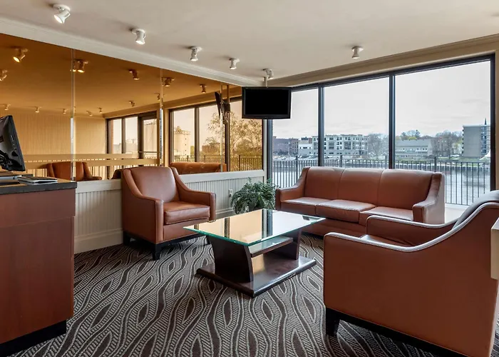 Best Western Plus Oswego Hotel And Conference Center