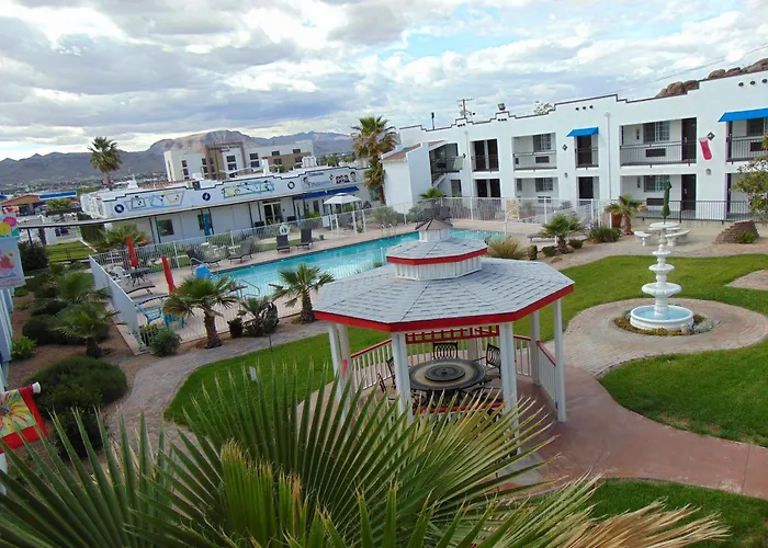 Ramada By Wyndham Kingman Hotel