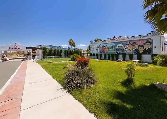 Ramada By Wyndham Kingman Hotel
