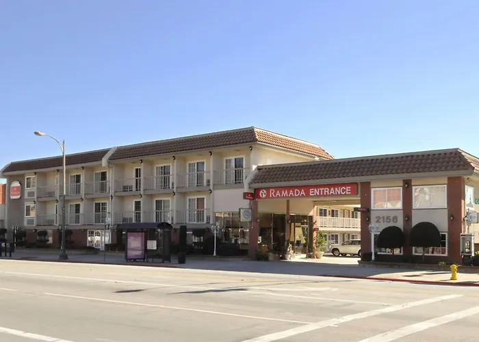 Ramada By Wyndham Pasadena Hotel