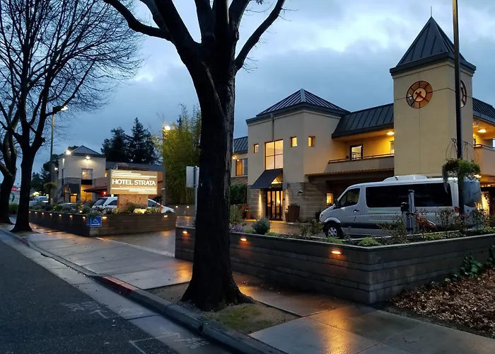 Hotel Strata Mountain View