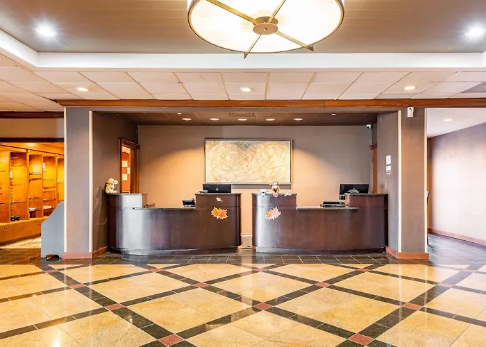 Wyndham Omaha Hotel - West Dodge