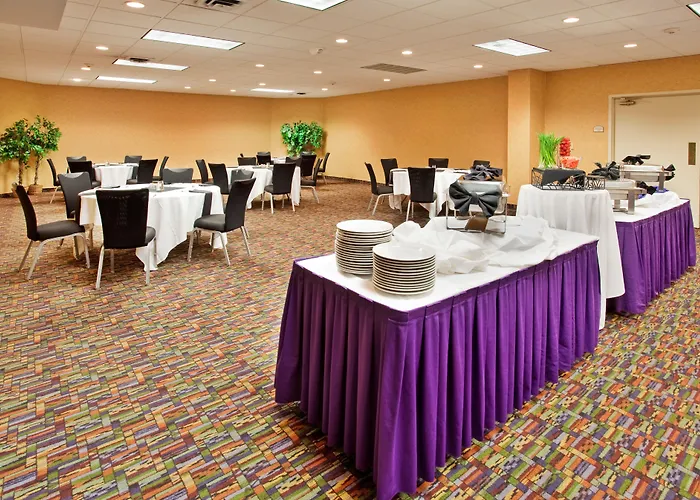 Holiday Inn At The Campus By Ihg Manhattan