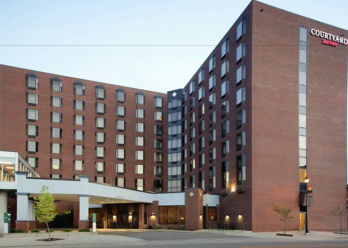 Courtyard By Marriott St. Cloud
