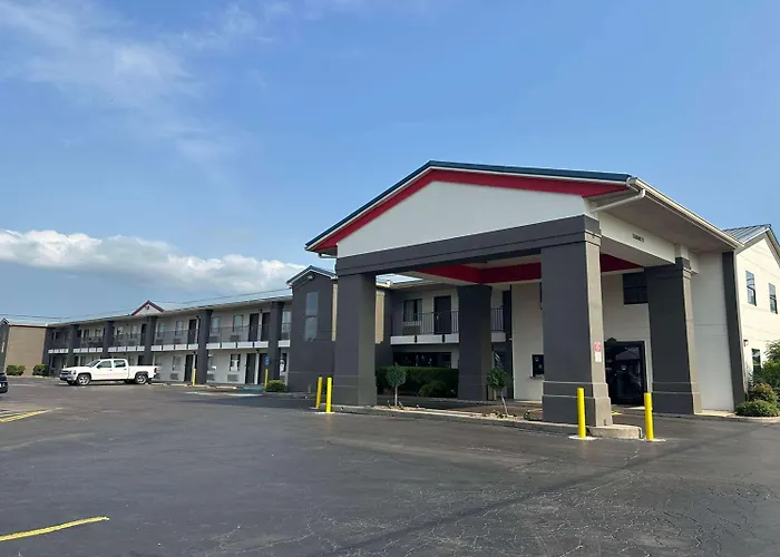 Super 8 By Wyndham Monroe