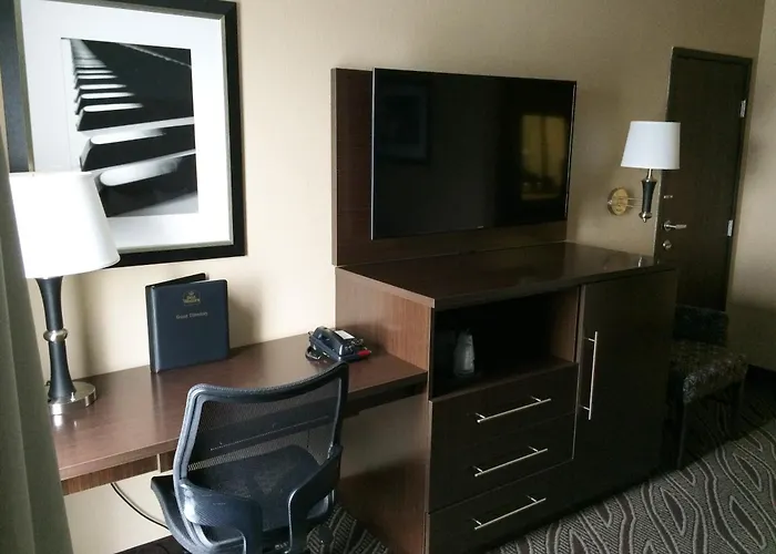 Best Western Plus Galleria Inn & Suites Memphis