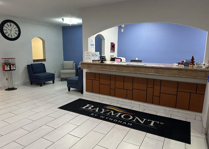 Baymont By Wyndham Omaha Sw Hotel