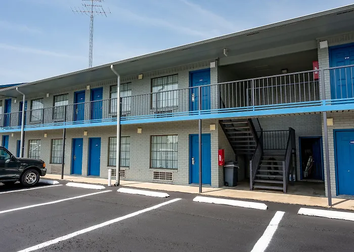 Americas Best Value Inn & Suites Russellville