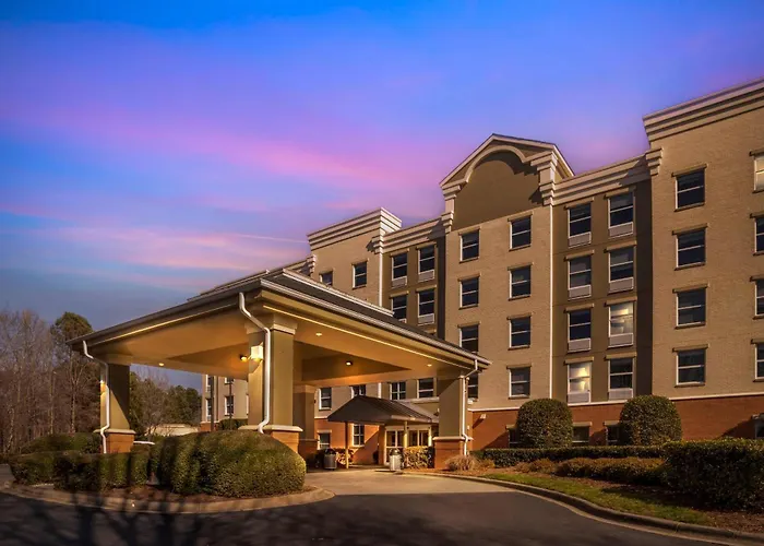 Comfort Suites Near Birkdale Village- Huntersville