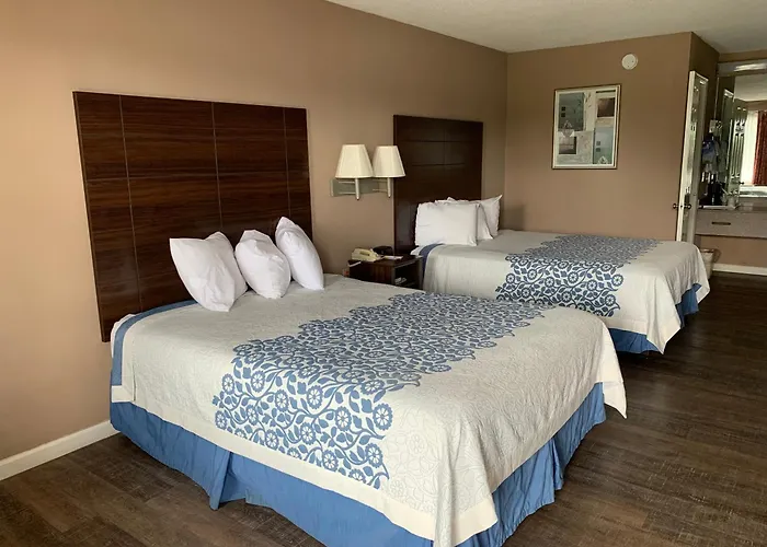 Days Inn By Wyndham Clinton