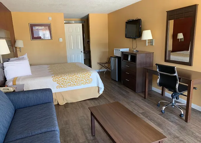 Days Inn By Wyndham Clinton