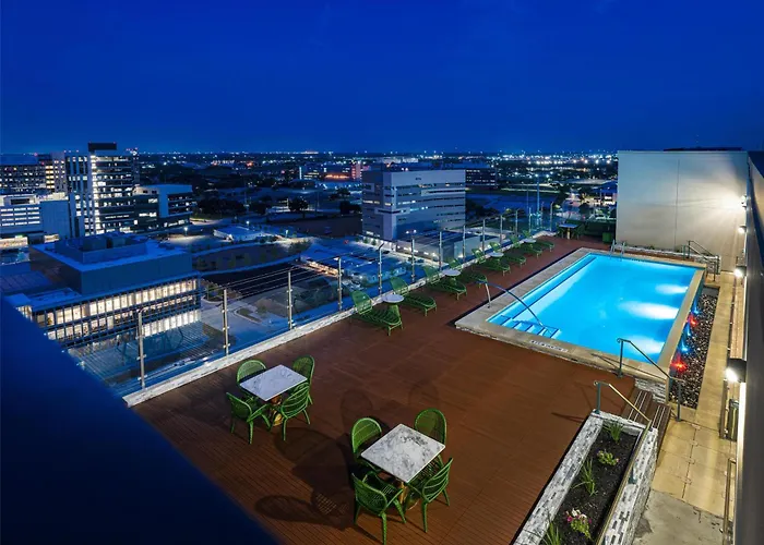 Blossom Hotel Houston, Curio Collection By Hilton