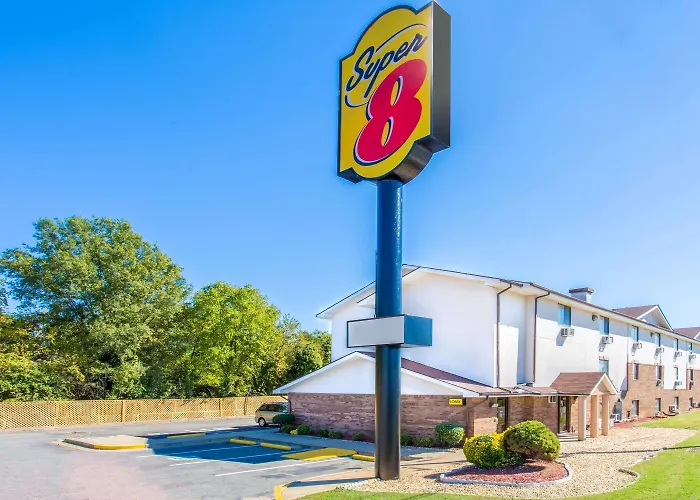 Super 8 By Wyndham Richmond/Broad Street Motel Henrico