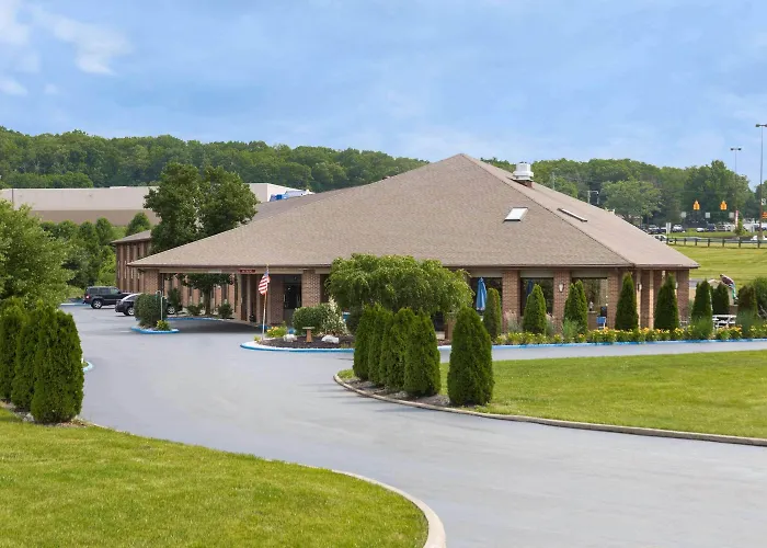 Baymont By Wyndham Lancaster Hotel