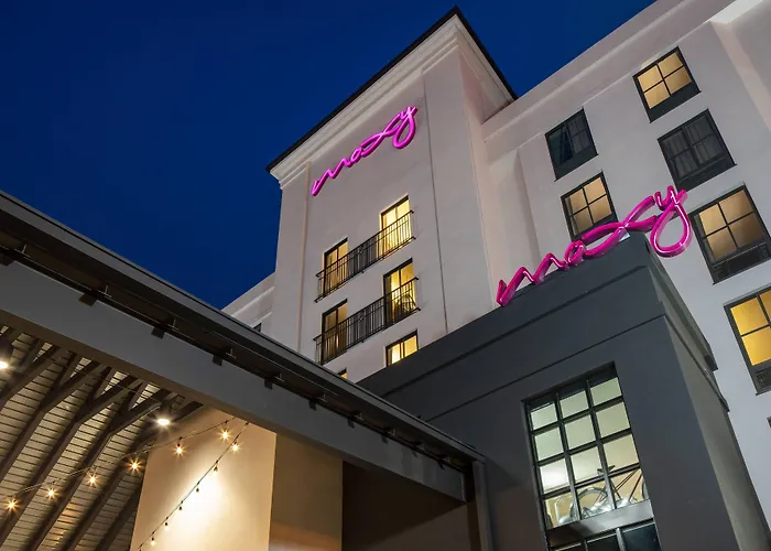 Moxy Memphis Downtown Hotel