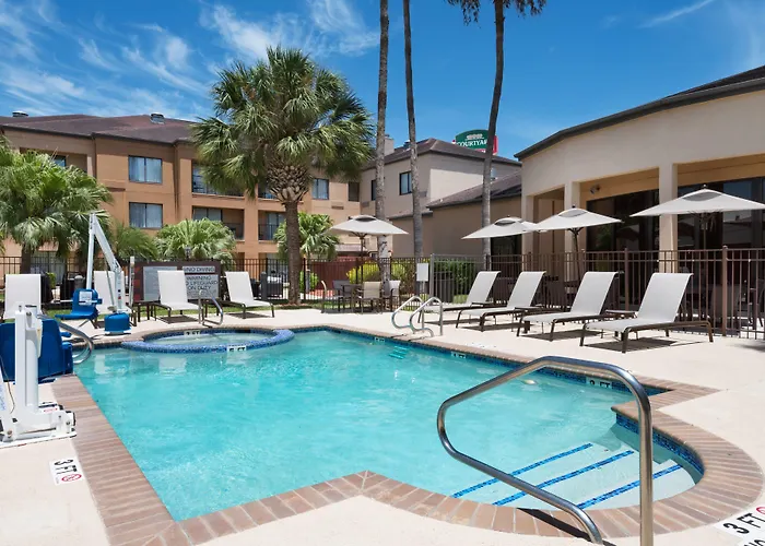 Courtyard Harlingen Hotel