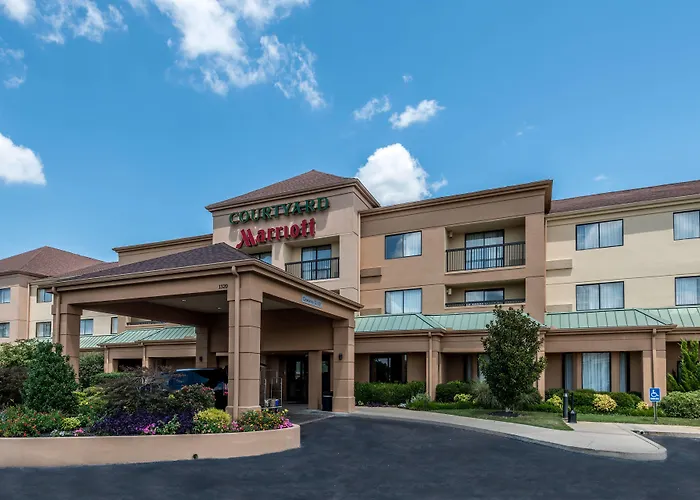 Courtyard Tupelo