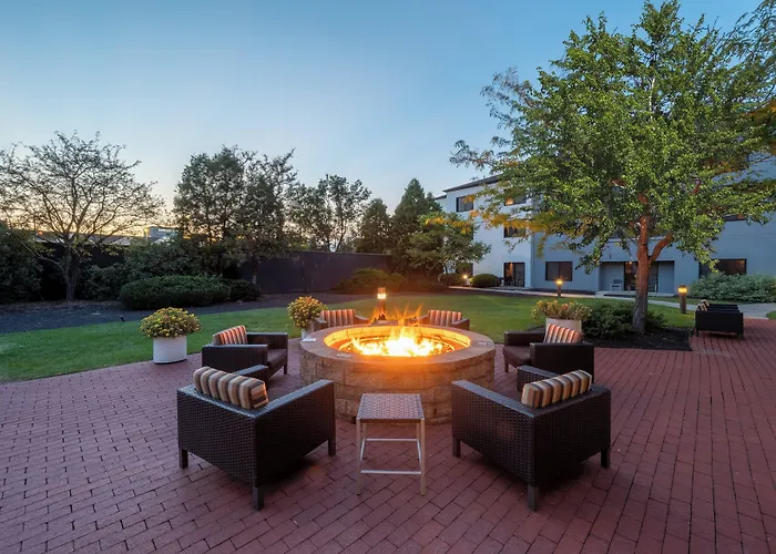 Courtyard Columbus Airport Hotel