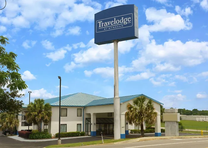 Travelodge By Wyndham Montgomery East