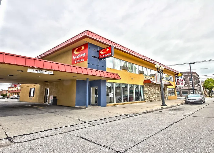 Days Inn By Wyndham Manitowoc
