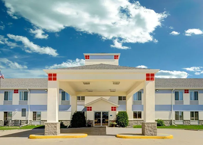 Baymont By Wyndham Wahpeton Hotel
