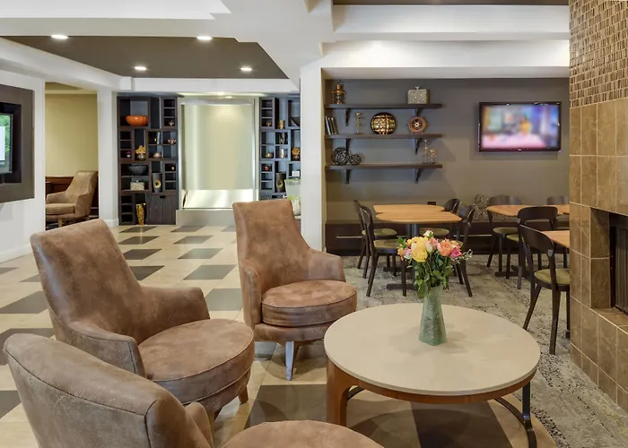 Courtyard By Marriott Portsmouth Hotel