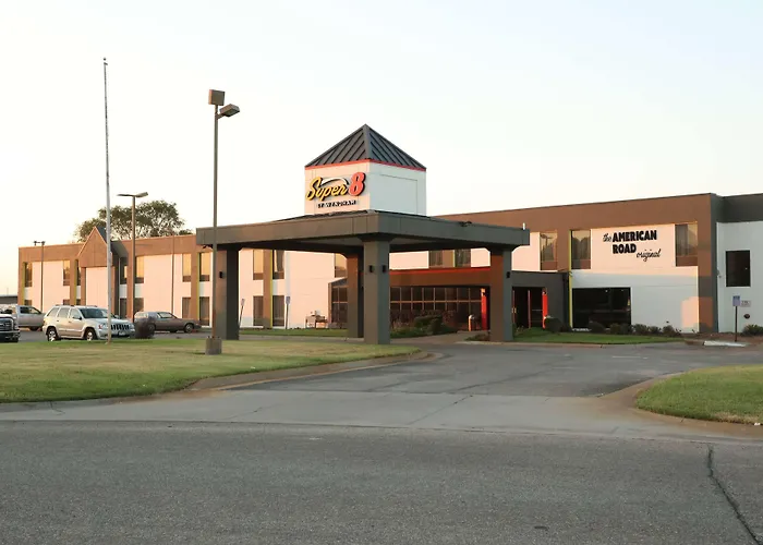 Super 8 By Wyndham Wichita South